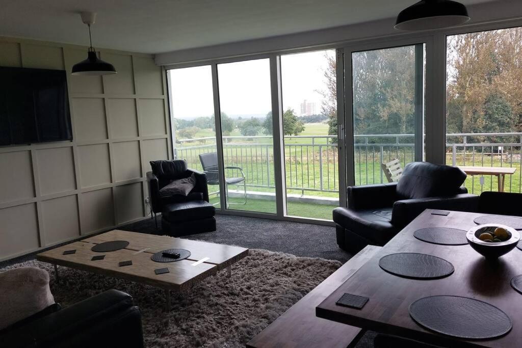 3 Bedroom Apartment With Golf Course View Newcastle upon Tyne Exterior foto