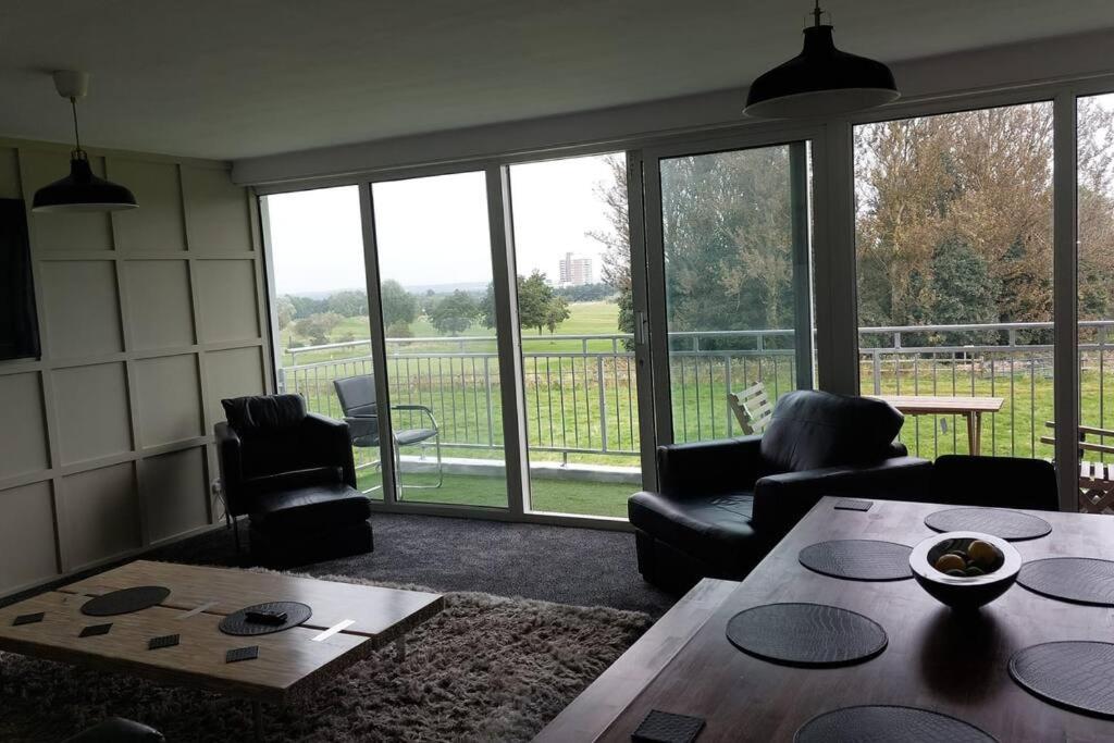 3 Bedroom Apartment With Golf Course View Newcastle upon Tyne Exterior foto