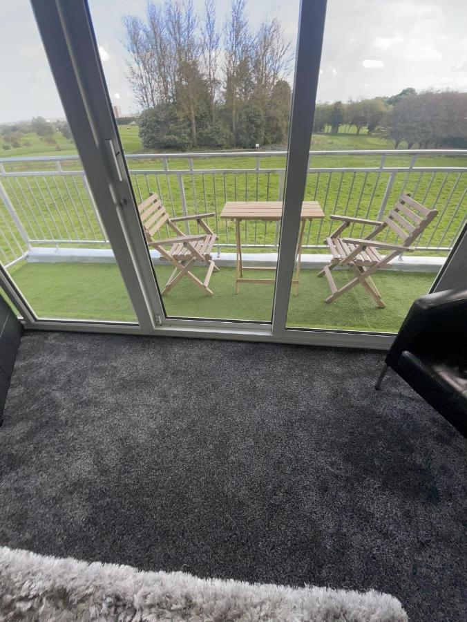 3 Bedroom Apartment With Golf Course View Newcastle upon Tyne Exterior foto