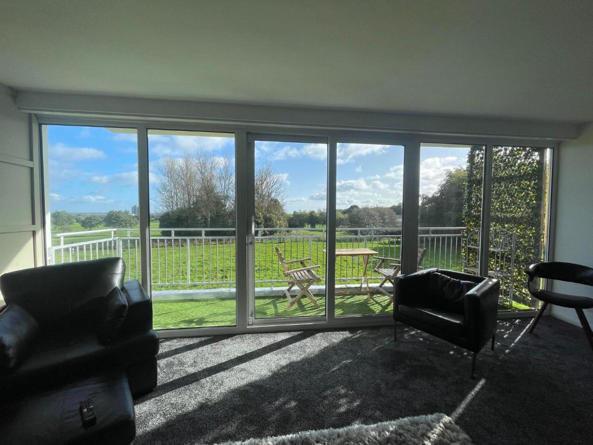3 Bedroom Apartment With Golf Course View Newcastle upon Tyne Exterior foto
